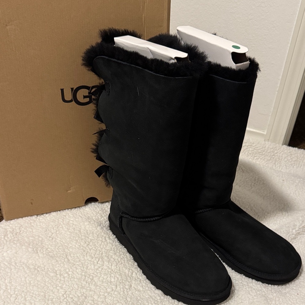 UGG Women's Black Winter Boots